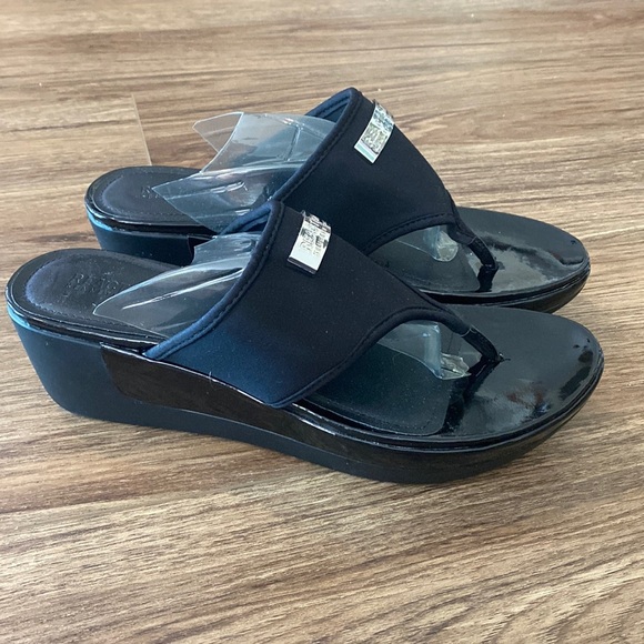 Kenneth Cole REACTION Women's Pepea Life Sporty Thong Platform Sandal Wedge 11M - Picture 2 of 7